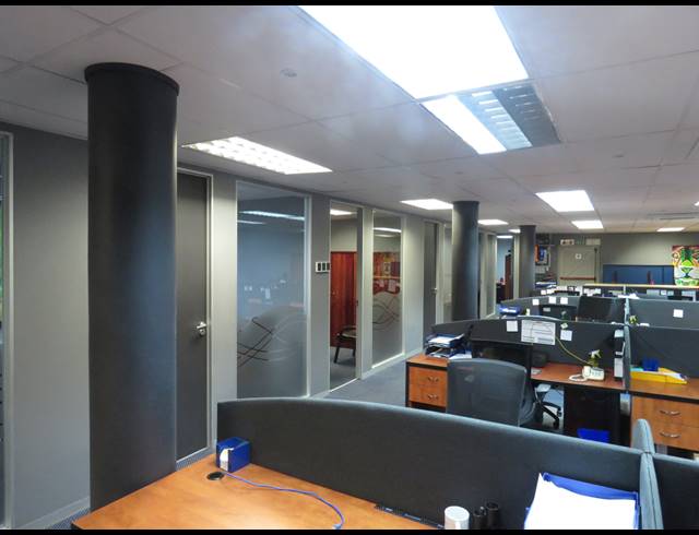 305M² OFFICE TO LET IN SOMERSET WEST MALL TRIANGLE